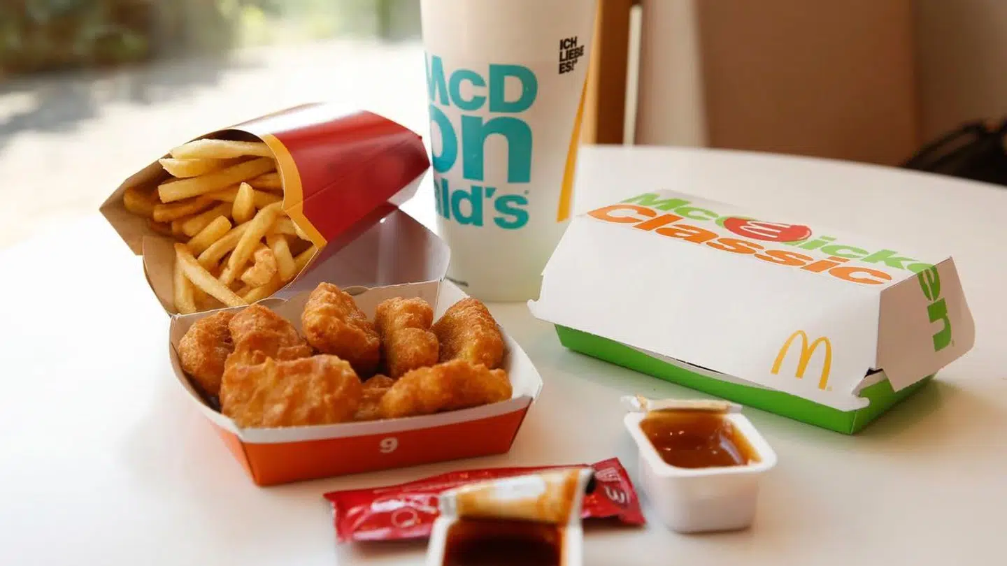 En ny foreløbig EU-aftale betyder, at caféer og restauranter fra 2030 ikke kan servere mad i engangsemballage.