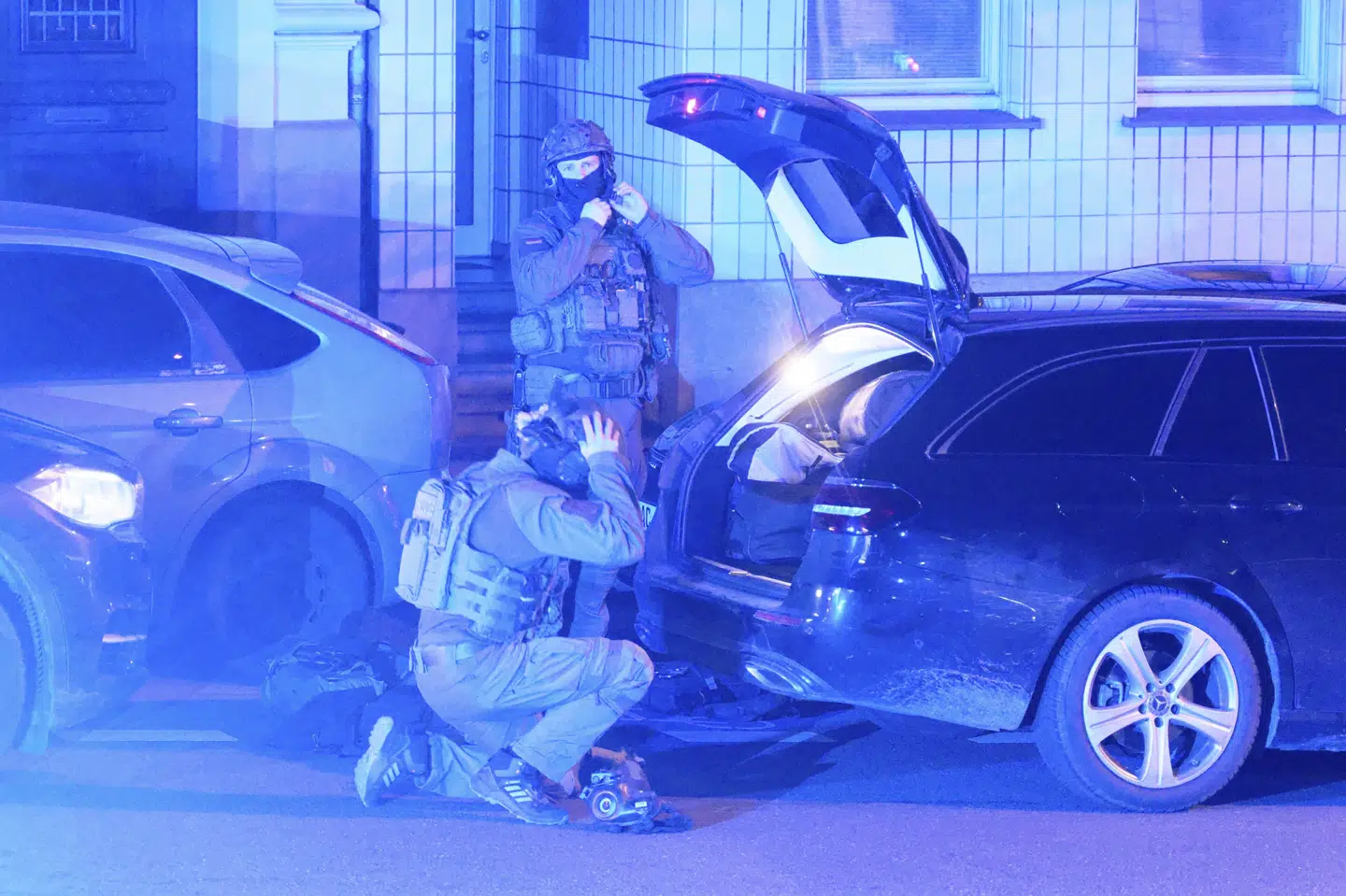 Politiet var i timevis til stede ved et hospital i Aachen, hvor en kvinde havde barrikaderet sig, inden de fik overmandet kvinden.