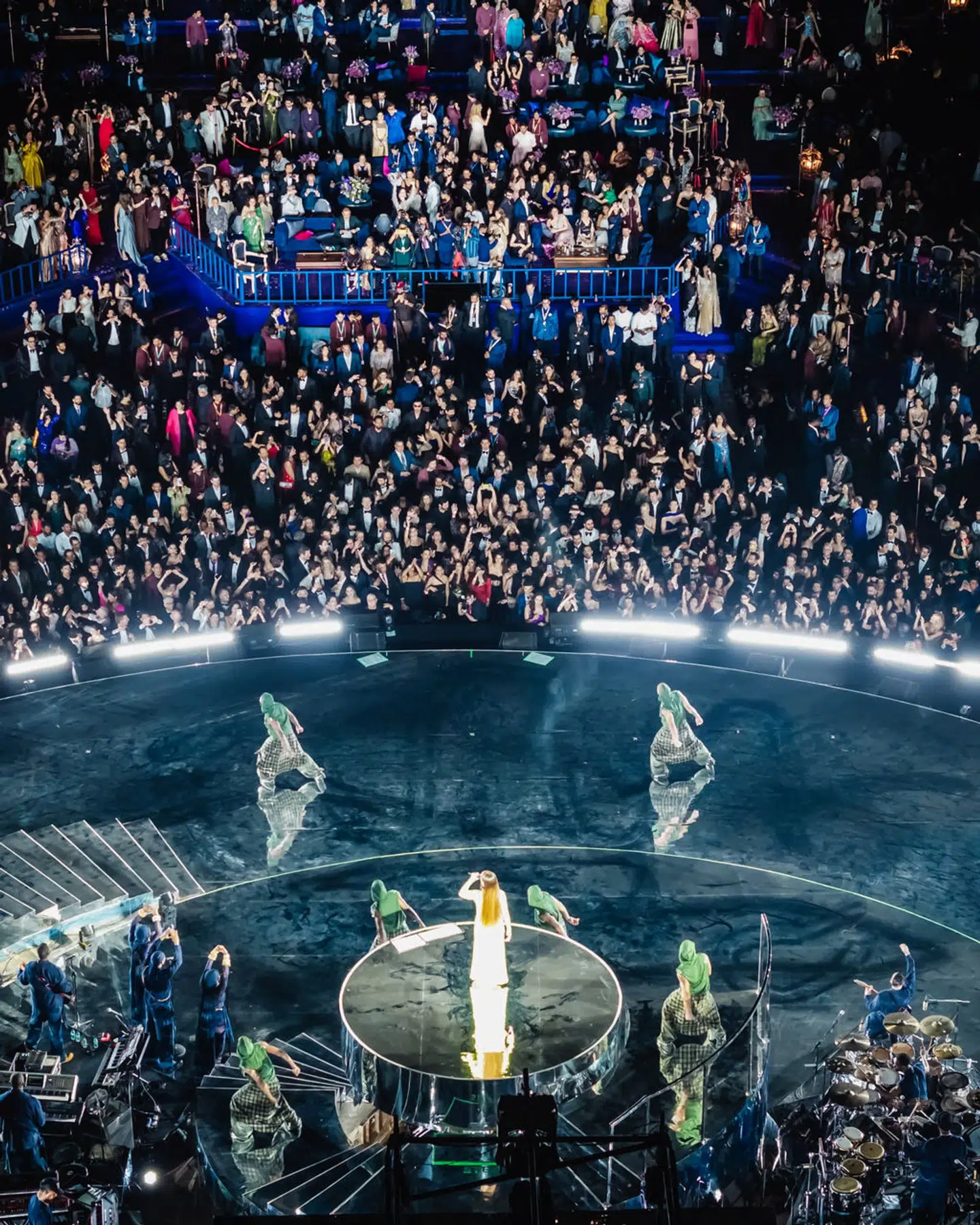 Rihanna under sin optræden for brylluppets 1.200 gæster.