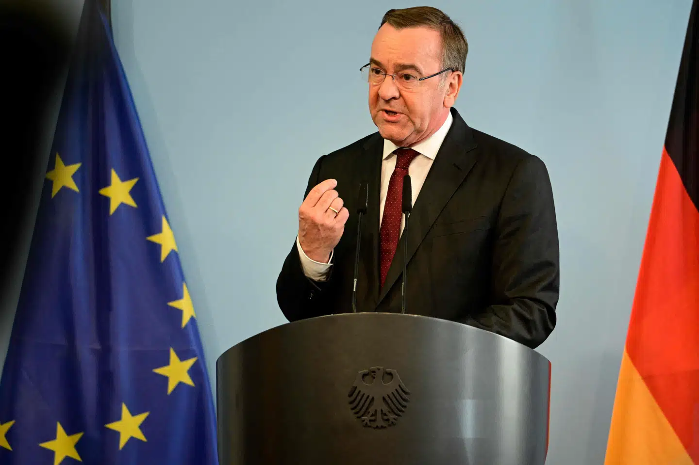 Et lækket lydklip fra en tysk militær videokonference skyldes, at en af de deltagende tilsluttede sig via en uautoriseret forbindelse, siger Tysklands forsvarsminister, Boris Pistorius, tirsdag.