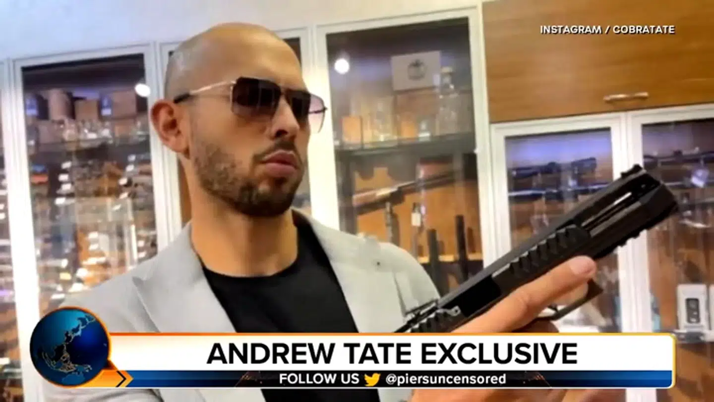 »Det at tale om, at 'mænd' sidder på magten, er jo en hån imod drenge og mænd, der føler sig – og påviseligt er – temmelig magtesløse,« skriver kronikørerne. På billedet ses influenceren Andrew Tate.