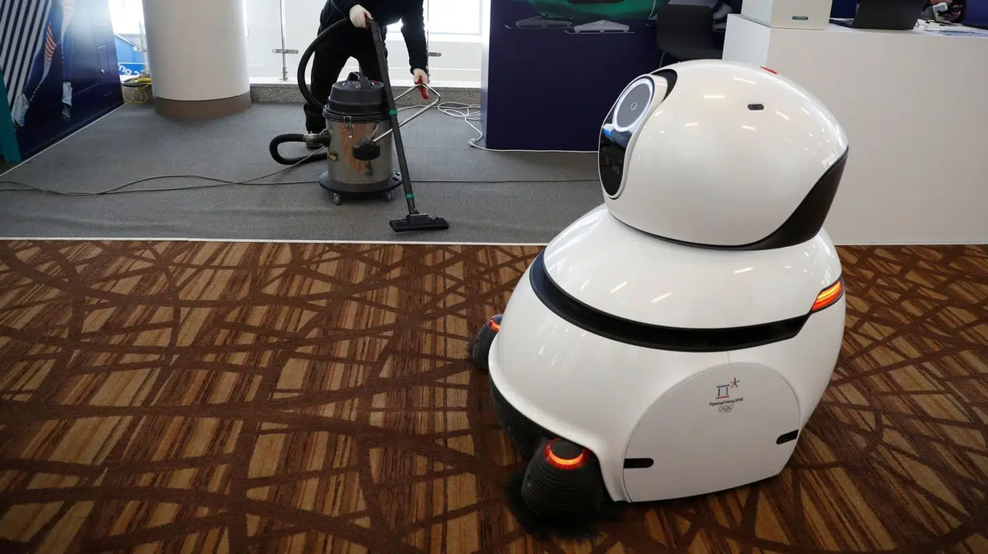Flere og flere danske familier får hjælp i det daglige af en robotstøvsuger. Her en relativt avanceret en af slagsen. Arkivfoto.