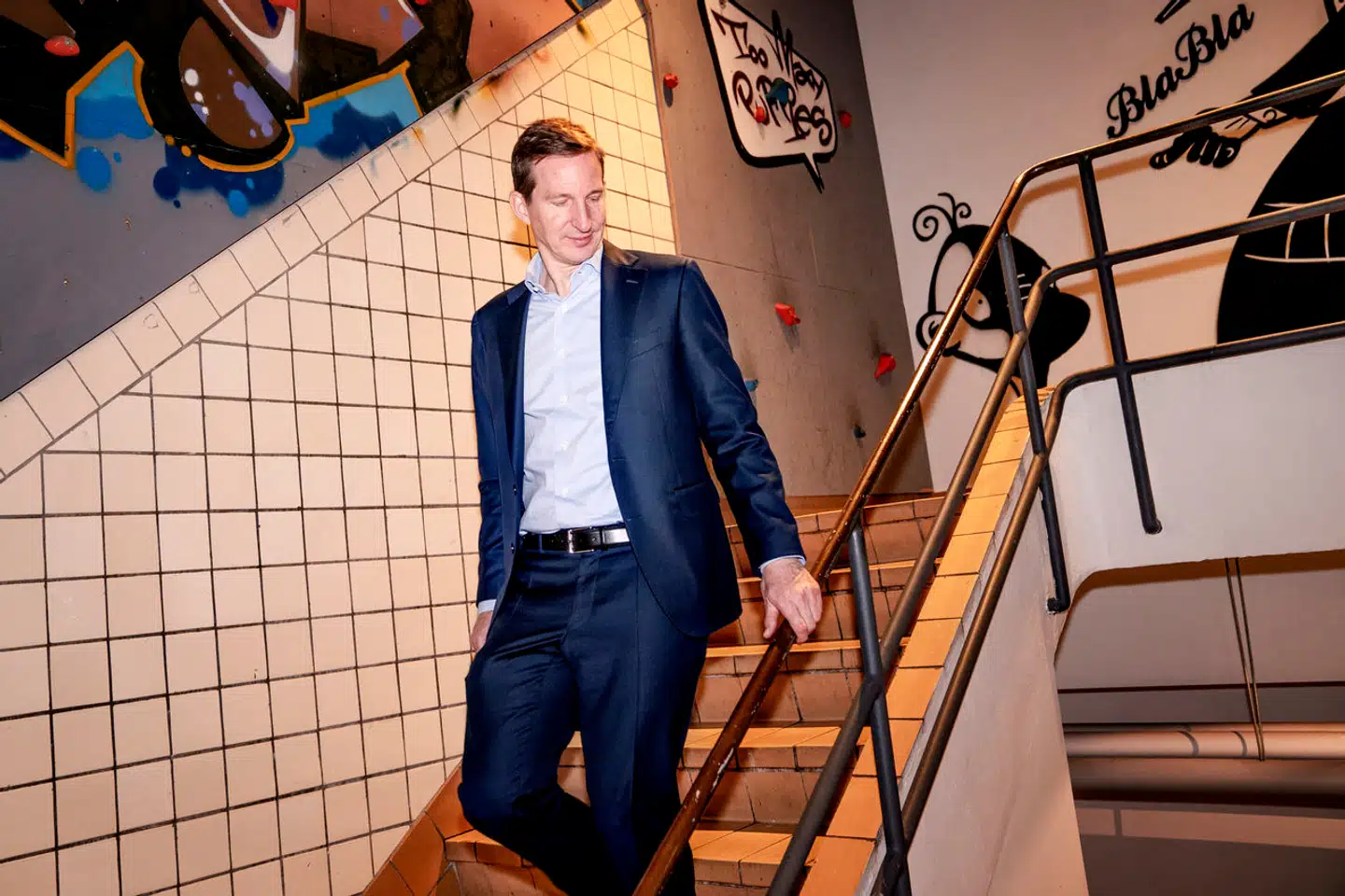 Fine ord og uddannelser er ikke nok. God ledelse drejer sig om mennesker og handling. Det er en af de ting, som ledelseskonsulent Christian Ørsted tager med sig efter at have læst ledelsesekspert Henrik Ørholsts nye bog, »Byggesten til godt lederskab«.