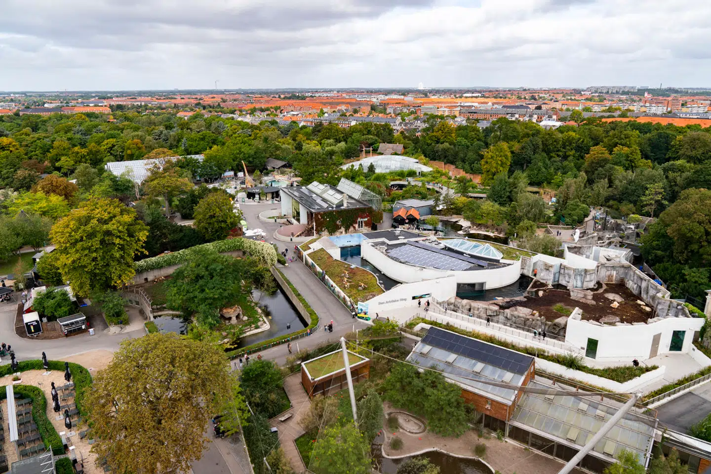 Udsigt over Zoologisk Have i København fra Zoo-tårnet