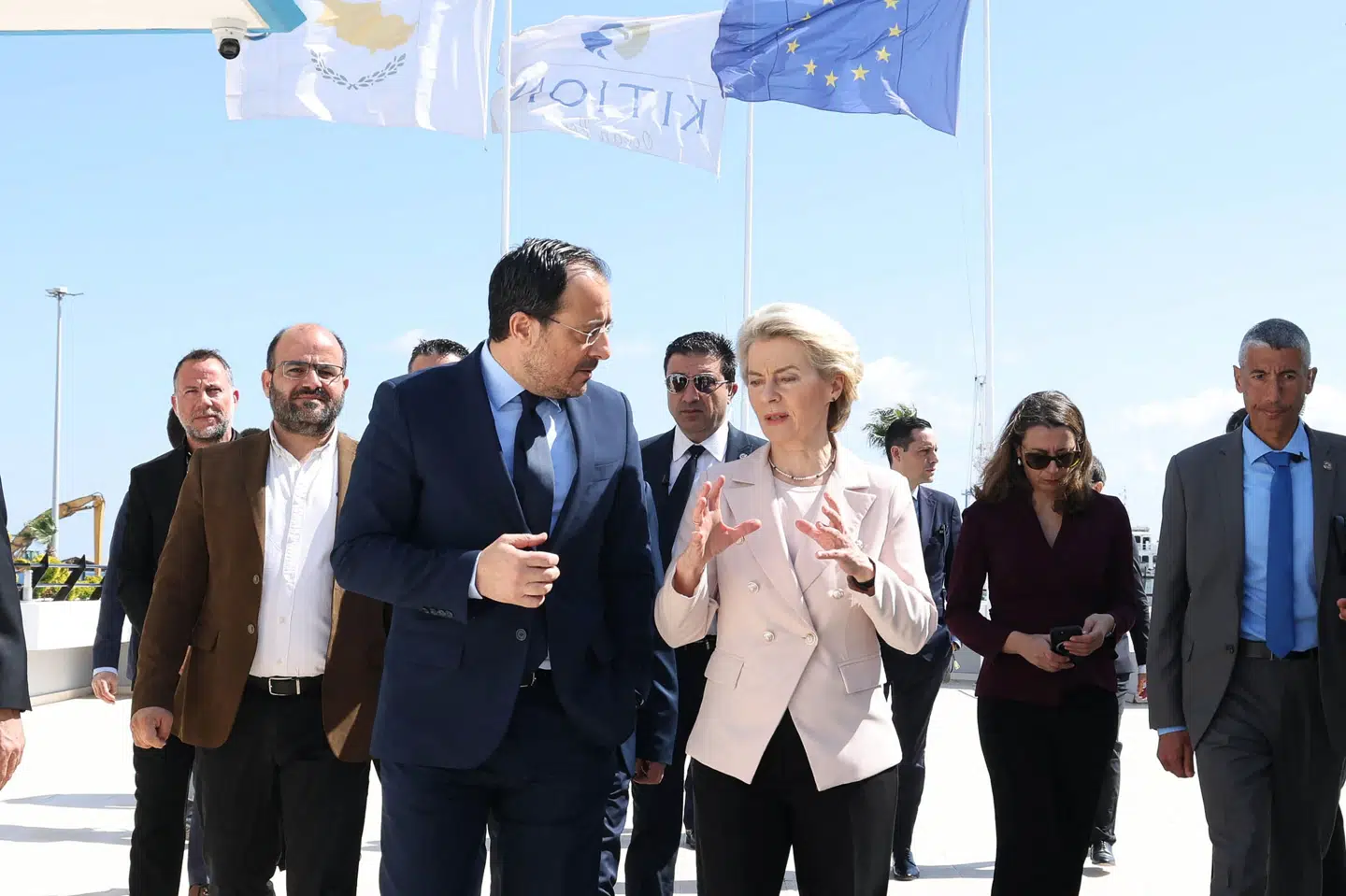 EU-Kommissionens formand, Ursula von der Leyen, siger fredag i Larnaca i Cypern, at en ventet maritim nødhjælpskorridor mellem Cypern og Gaza kan begynde at operere i weekenden.