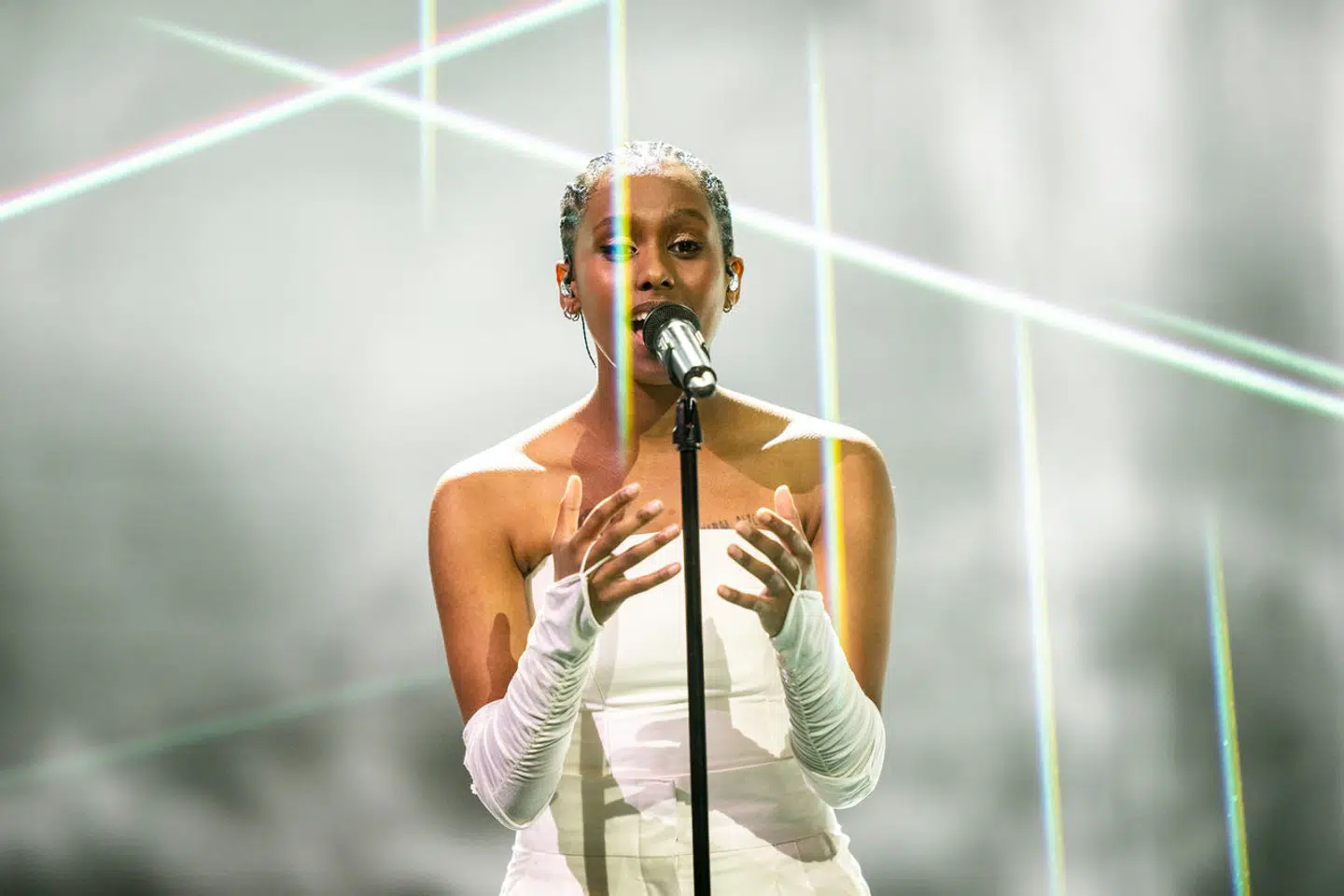 Der er en balance i tingene. Danmarks Radio burde betænke den balance, når de arbejder med kronjuvelen MGP. Men man har for længst lagt tiden som kulturinstitution bag sig, skriver Søren Pind. SABA, med det borgerlige navn Saba Lykke Oehlenschlæger, vandt det danske Melodi Grand Prix 2024.