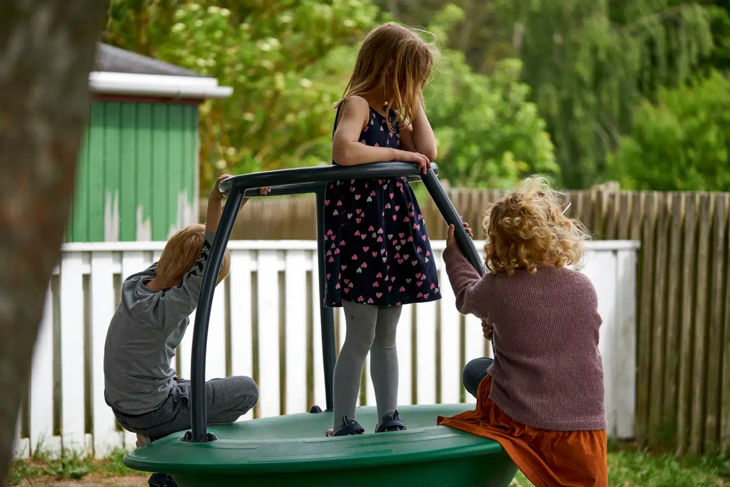 Børn er gode til at lege, men de – eller måske mest deres forældre – kunne også med fordel begynde at investere noget mere. Her har de nemlig en stor og i mange tilfælde ubrugt skattefordel.