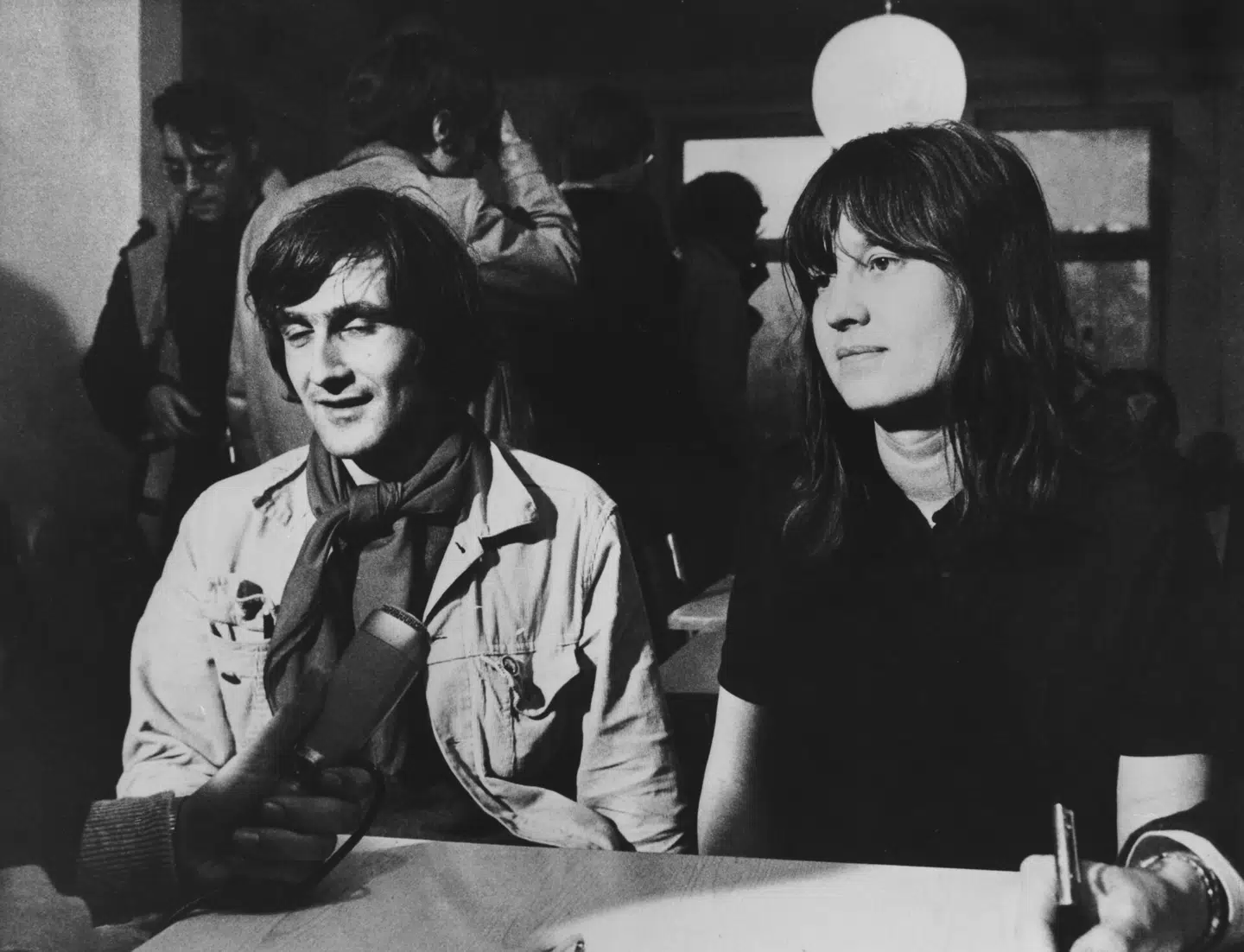 Den venstreekstreme terrorist Ulrike Meinhof (t.v.) fotograferet på magasinet Konkret i 1970. Foto: Ullstein Bild, Scanpix.