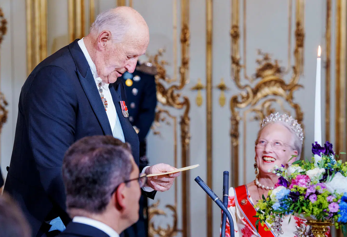 Kong Harald var senest i sommers på officielt statsbesøg i Danmark, hvor han holdt tale for dronning Margrethe under middagen på Amalienborg.