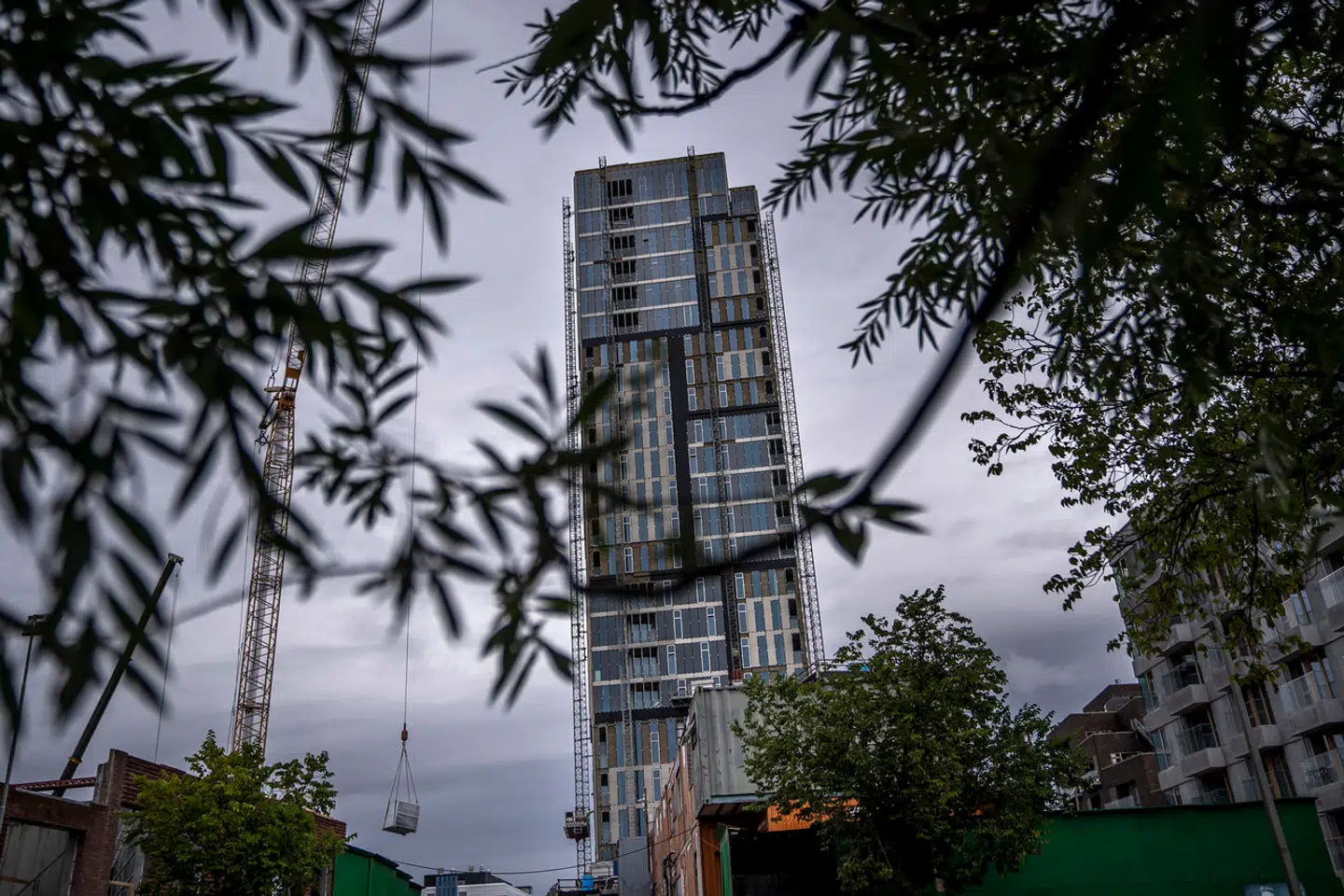 Det 23 etager høje byggeri på Amager rager op i bybilledet.