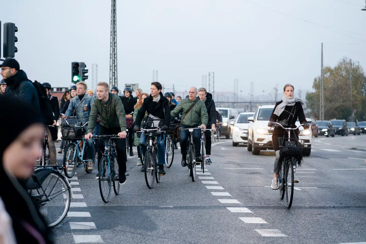 De samfundsøkonomiske gevinster ved at stige op på cyklen er helt enorme, skriver Pernille Knudsen og Kenneth Øhrberg Krag.