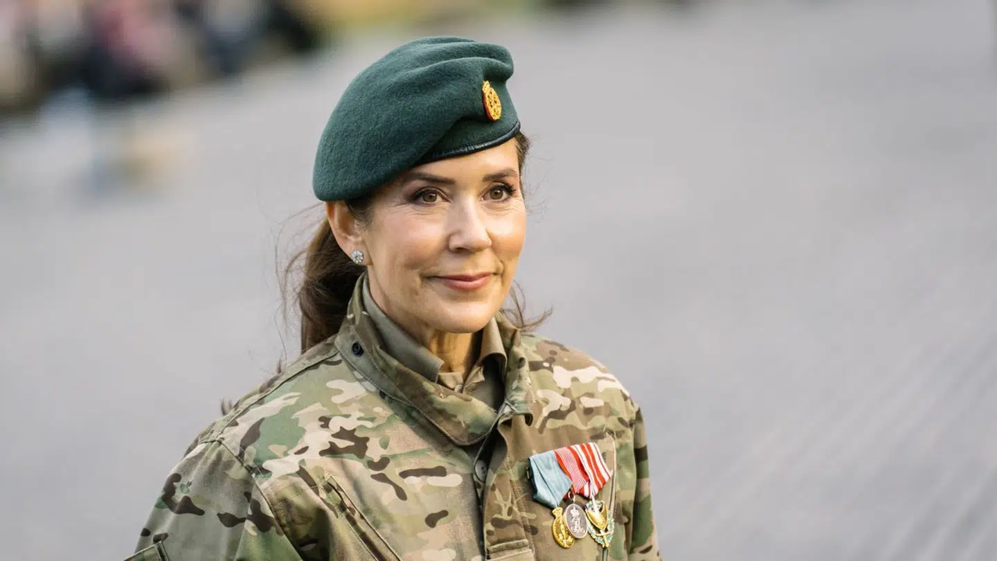 Dronning Mary er major i hjemmeværnet og har også berøring med det militære Danmark.