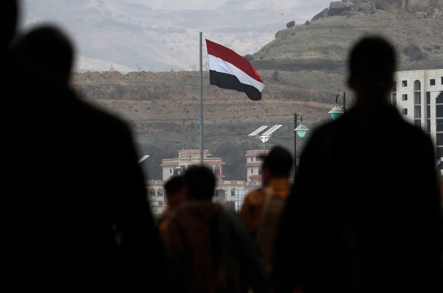 Houthierne er allierede med Hamas, og begge bevægelser er allierede med og støttes af Iran, som er Israels ærkefjende.