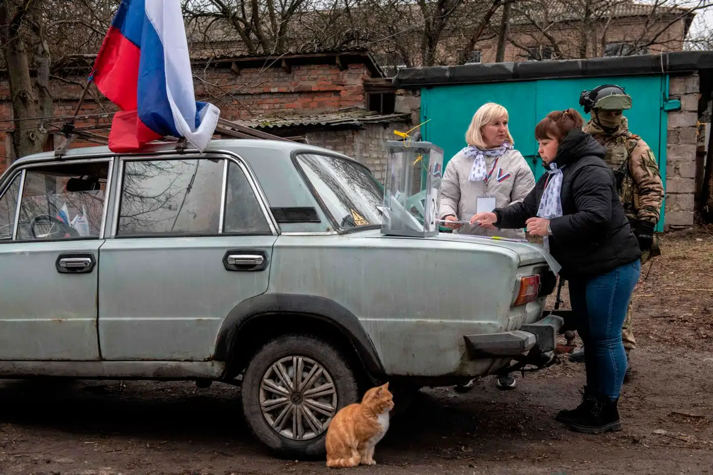 Valgkommissionen i Rusland har ud over Putin registreret Vladislav Davankov, der er næstformand for det russiske parlament, Leonid Slutskyj, leder af det regeringsloyale, ultranationalistiske parti LDPR, og kommunistpartiets kandidat, Nikolaj Kharitonov. Putin-rival Boris Nadezjdin har ikke fået lov at stille op.