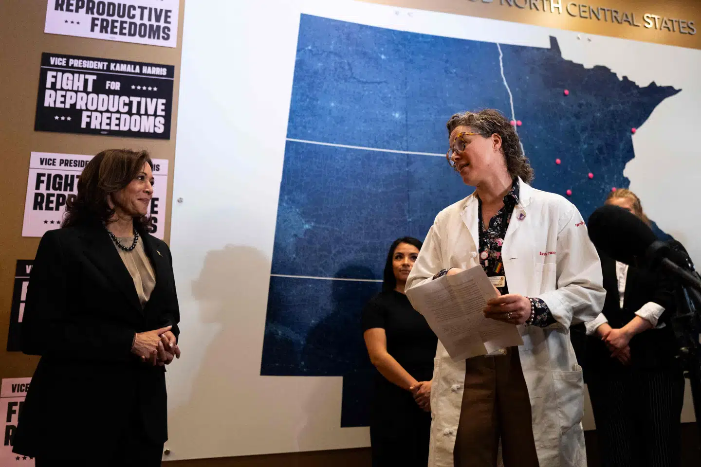 Vicepræsident Kamala Harris besøgte torsdag en abortklinik i Minnesota.