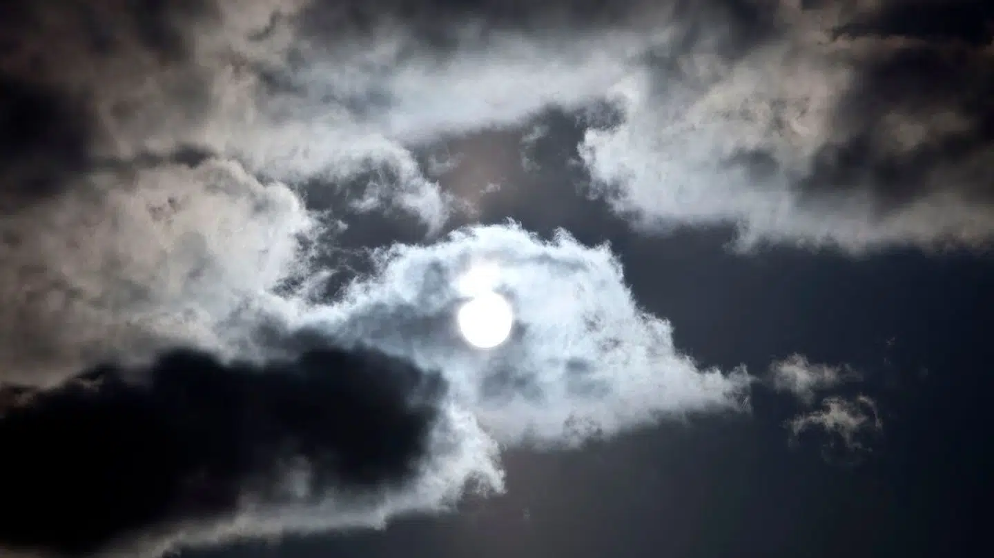 Både skyer og sol i løbet af weekenden, der bliver i den køligere ende.