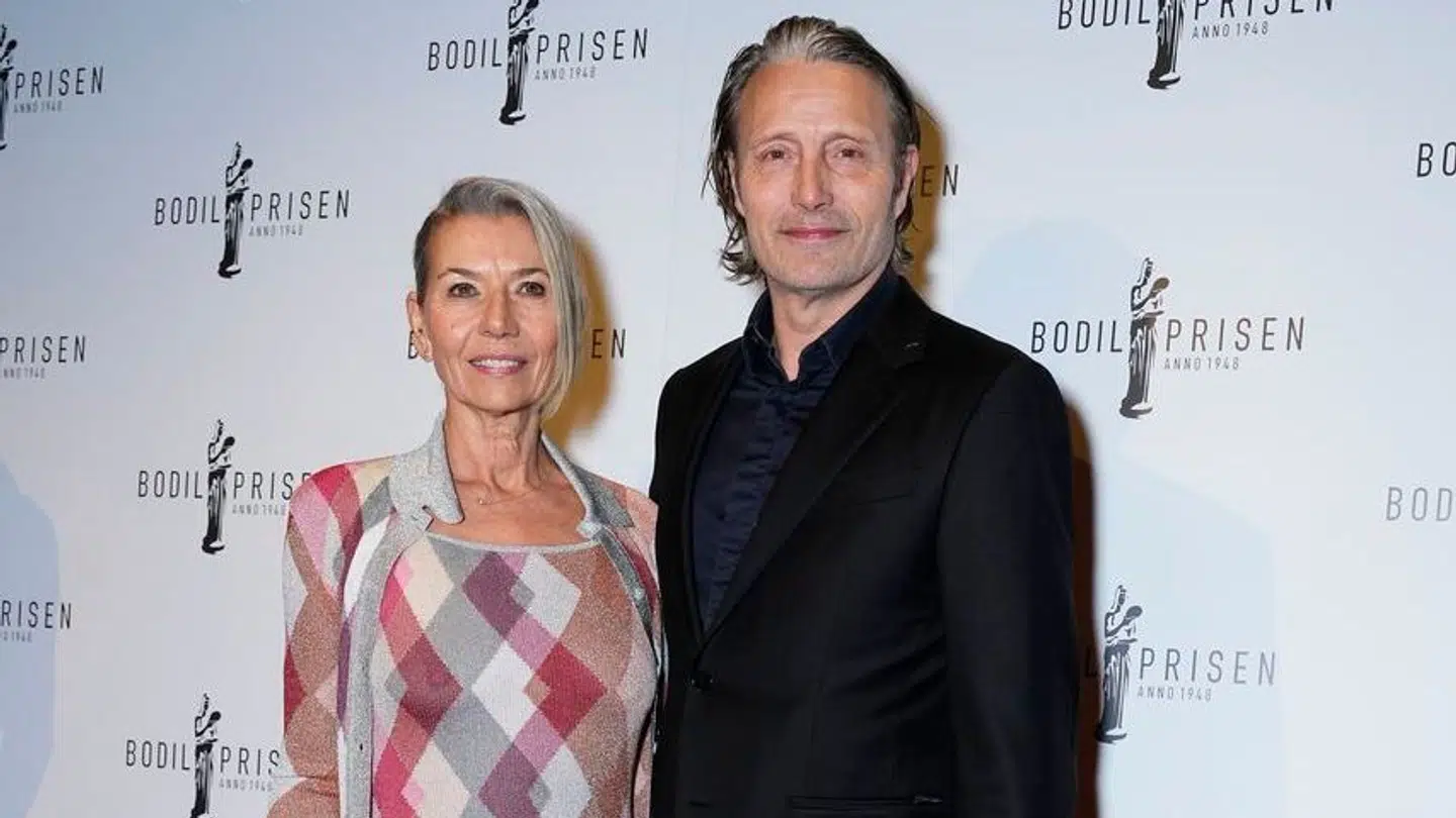 Mads Mikkelsen og Hanne Jacobsen blev for første gang bedsteforældre i efteråret 2023.