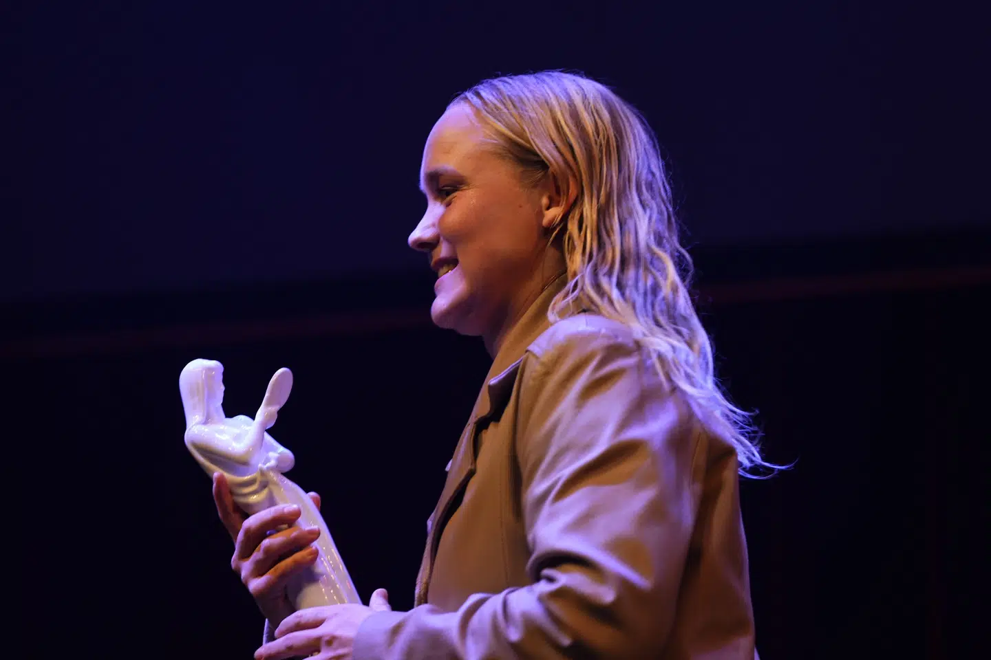 Det var også en statuette til Jessica Dinnage for sin præstation i "Ustyrlig" i kategorien Bedste Kvindelige Birolle.