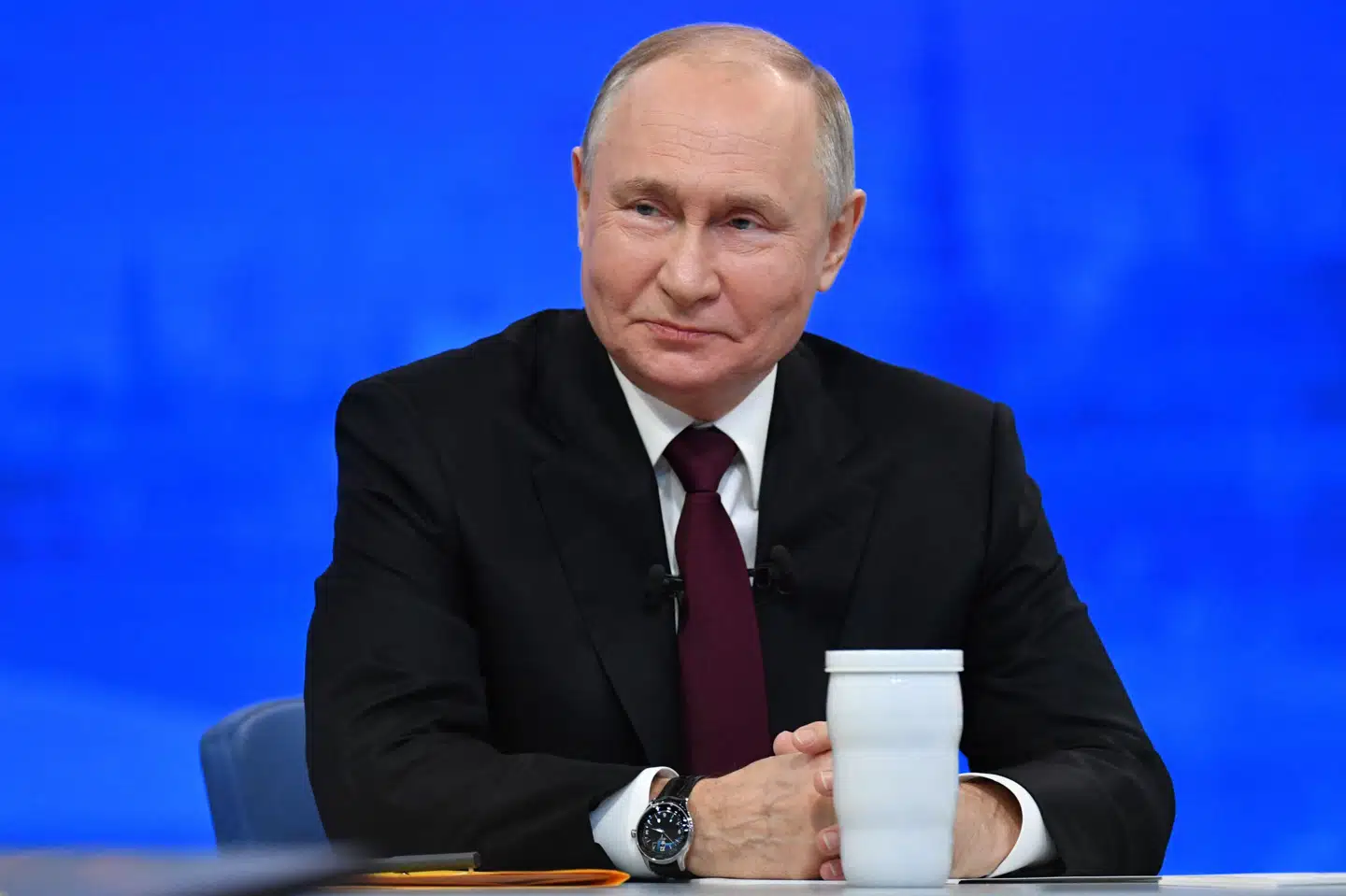 »Er det virkelig i orden at trække neutralitetskortet, når det gælder våbenleverancer, men fint med fuld speed når det drejer sig om gas, økonomi og bankaktiviteter i Rusland?« Spørger Marlene Wind. På billedet ses Ruslands præsident, Vladimir Putin.