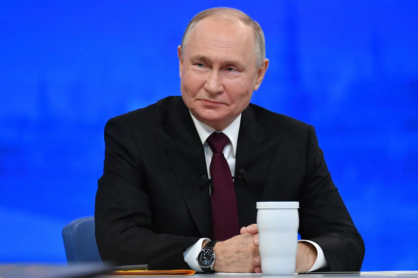 »Er det virkelig i orden at trække neutralitetskortet, når det gælder våbenleverancer, men fint med fuld speed når det drejer sig om gas, økonomi og bankaktiviteter i Rusland?« Spørger Marlene Wind. På billedet ses Ruslands præsident, Vladimir Putin.