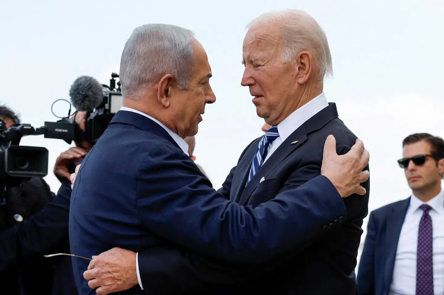 Præsident Joe Biden ses her sammen med Benjamin Netanyahu under et besøg i Israel 18. oktober sidste år.