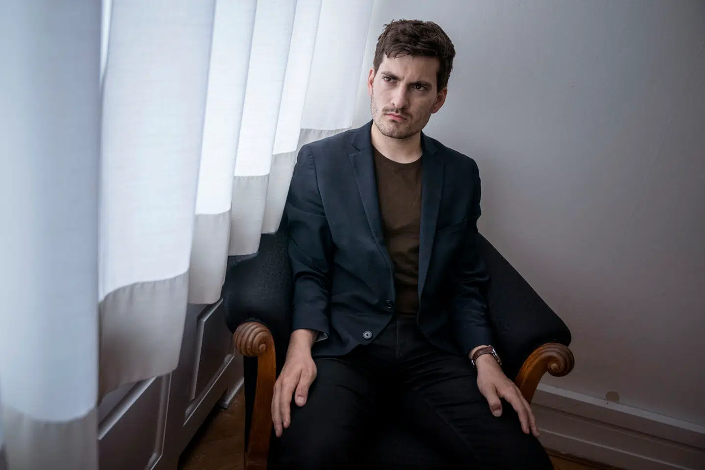 Jeg har egentlig altid haft enorm stor respekt for Adam Holms journalist- og skribentvirksomhed, skriver Frederik Vad, der dog ikke forstår Holms seneste kommentar, hvor han kritiserer Frederik Vad.