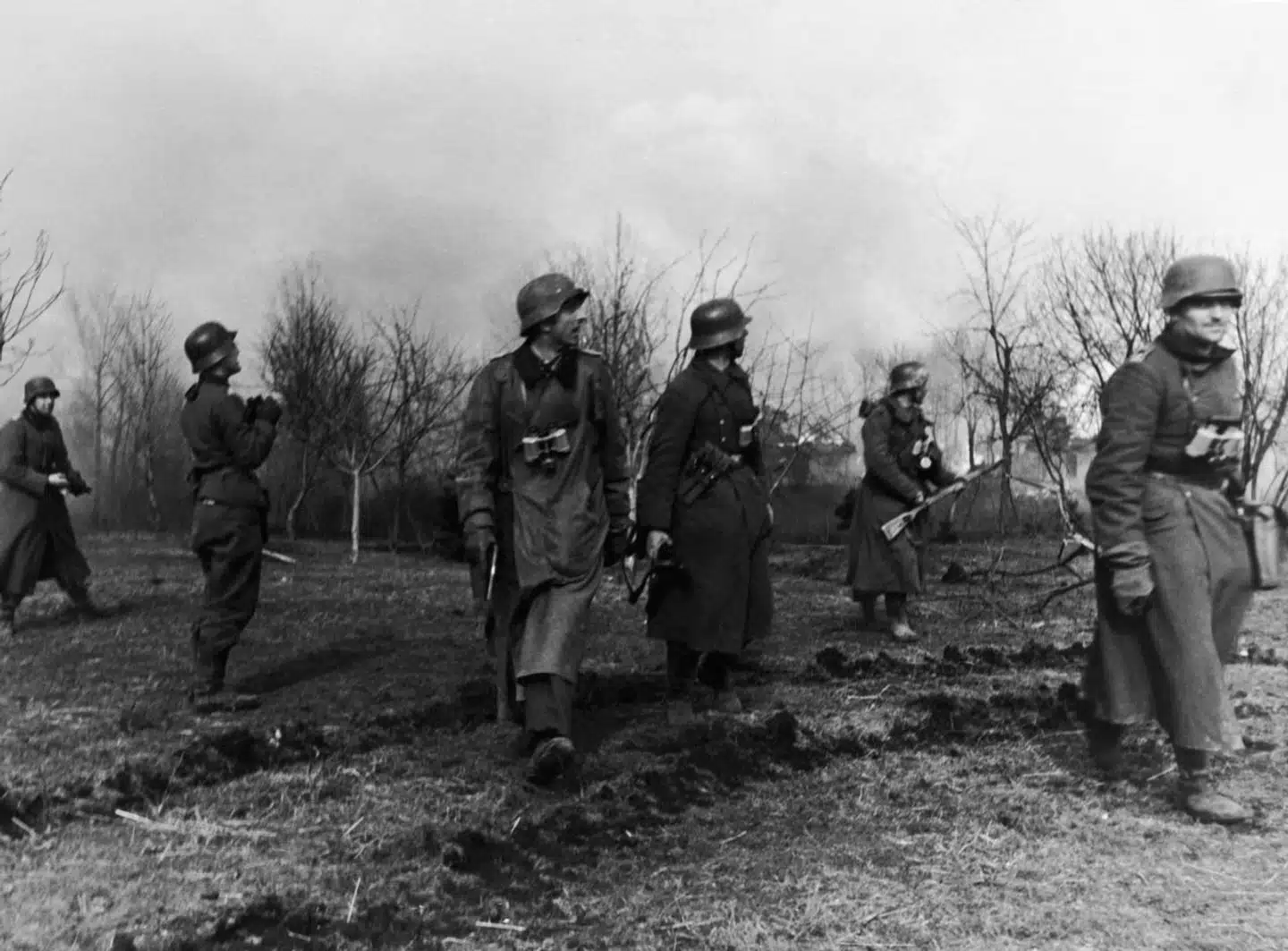 Tyske soldater på Østfronten i 1944. Hør mere om »Operation Bagration« i det seneste afsnit af »Hitlers Æselører«.