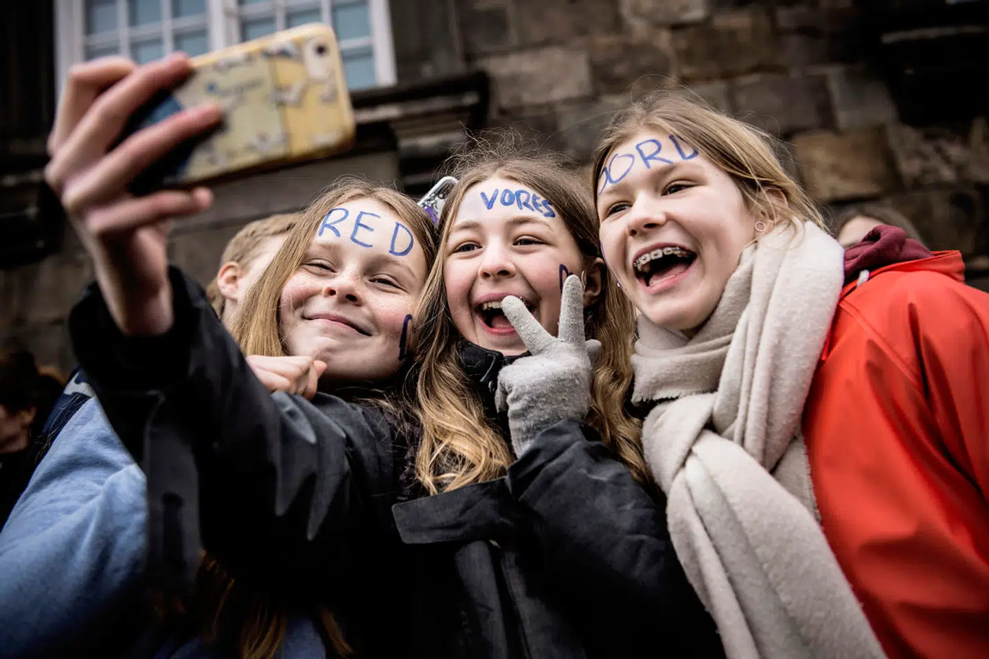 Adskillige unge deltog, da FridaysForFuture Denmark demonstrerede på Christiansborg Slotsplads i 2019. Dengang var det unge klimaoprør på sit højeste. Siden da er der sket noget med de unges interesse for klimaet.
