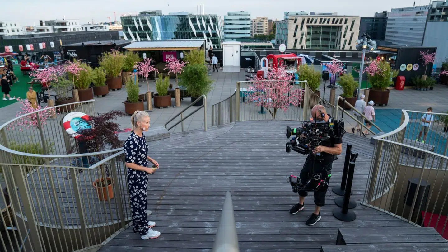 Tina Müller var også vært for DR's dækning af OL i 2021. Her fra DR's studie på tagterrassen af Experimentarium i Hellerup.