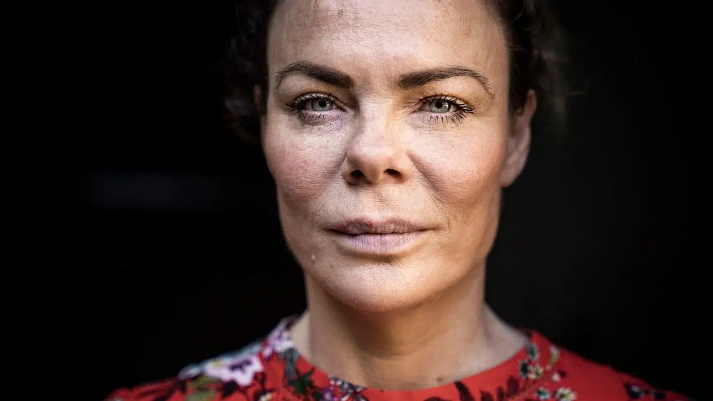 Ditte Okman har skrevet biografien 'Et enestående liv' om Peter Bellis liv og karriere. Den udkom i 2018.