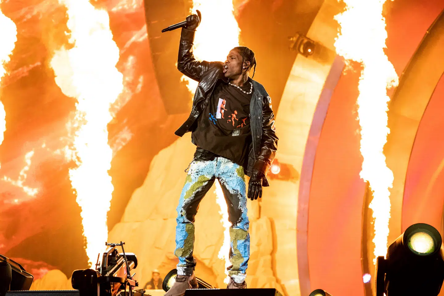 Travis Scott optræder her til Astroworld-musikfestivalen i november 2021, hvor det endte med, at ti personer i publikum blev mast ihjel.