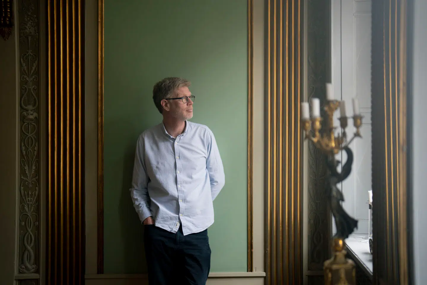 Martin Krasnik, chefredaktør på Weekendavisen, har skrevet et debatindlæg i den norske avis Morgenbladet. Her langer han ud efter de norske politikere, herunder statsminister Jonas Gahr Støre. Nu svarer Støre på kritikken.