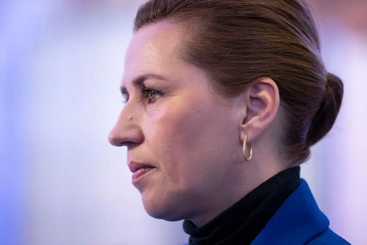 Statsminister Mette Frederiksen mener, at EU skal blive ved med at jage muligheden for at donere samtlige indefrosne russiske milliarder til Ukraine.