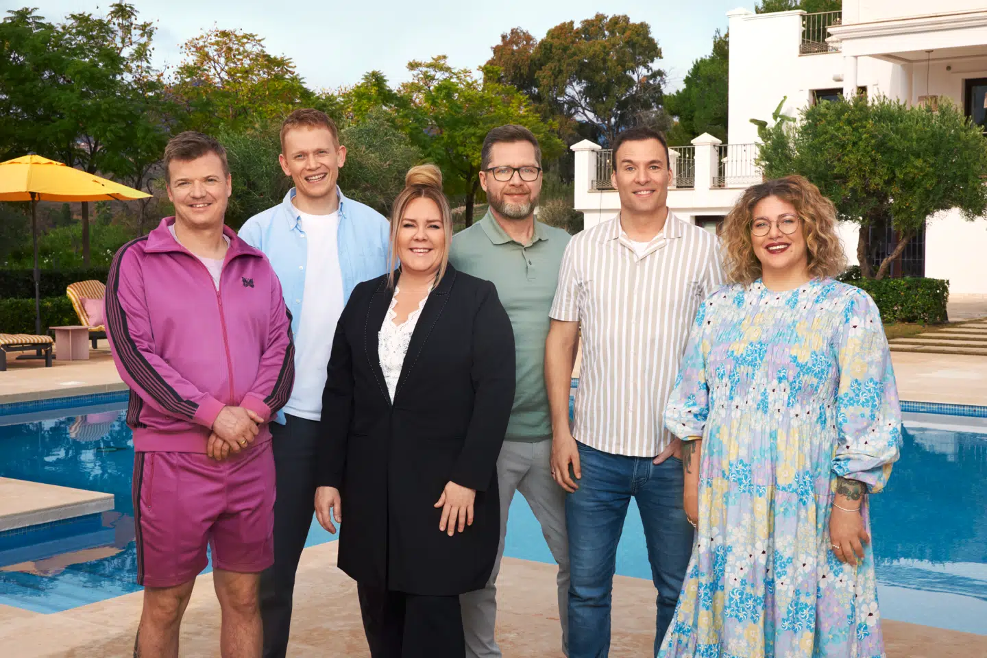 Det er komiker Linda P, der fører an i det nye Prime-program 'Roasted – verdens sjoveste ferie', hvor hun og komikerne Tobias Dybvad, Mikkel Klint Thorius, Lasse Rimmer, Simon Talbot og Ane Høgsberg skal sende kærlige svinere efter hinanden.