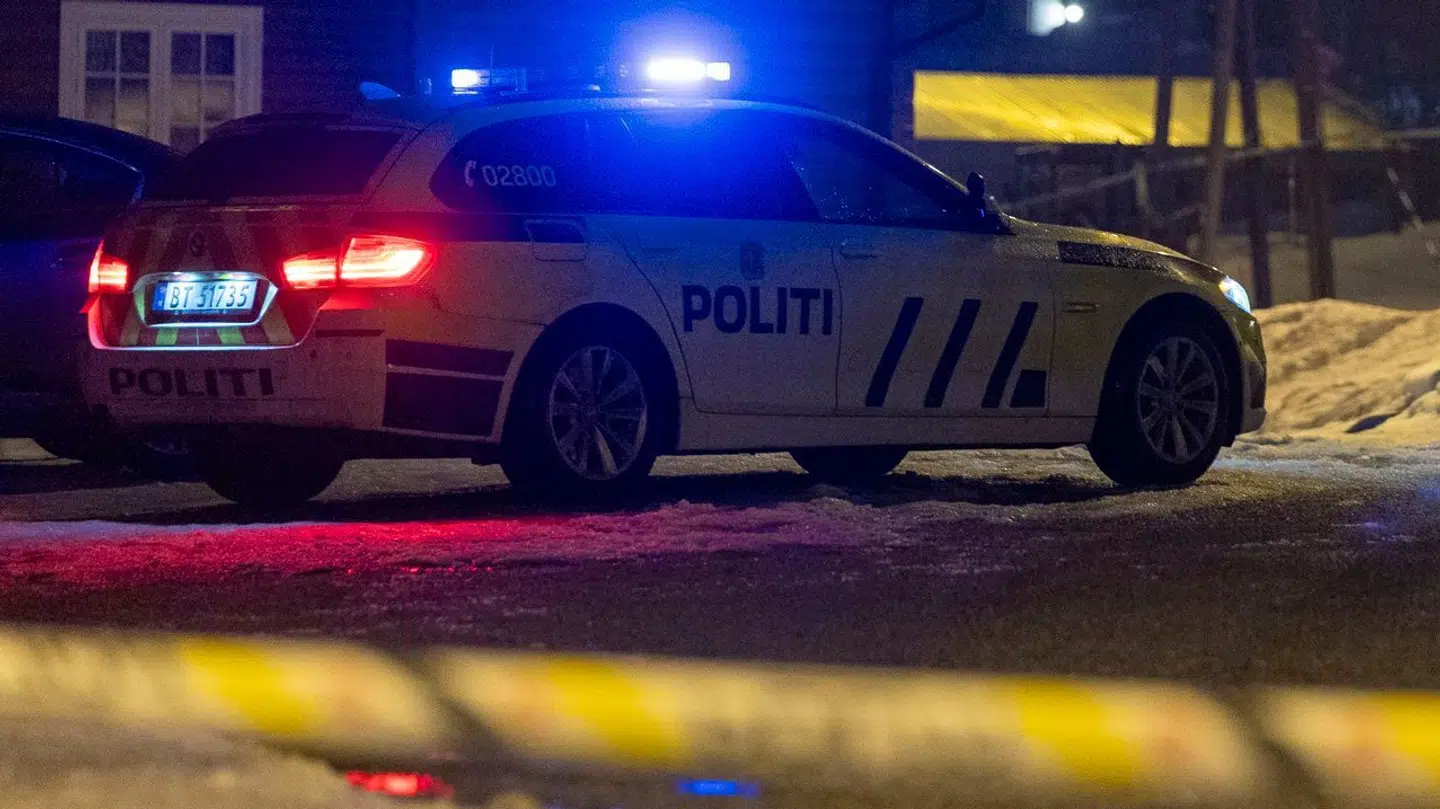 Politiet var til stede i den norske by på adressen.