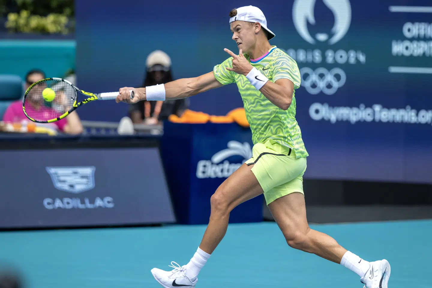 En sygdomsramt Holger Rune fik kun omkring en time på banen i Miami Open. (Arkivfoto).