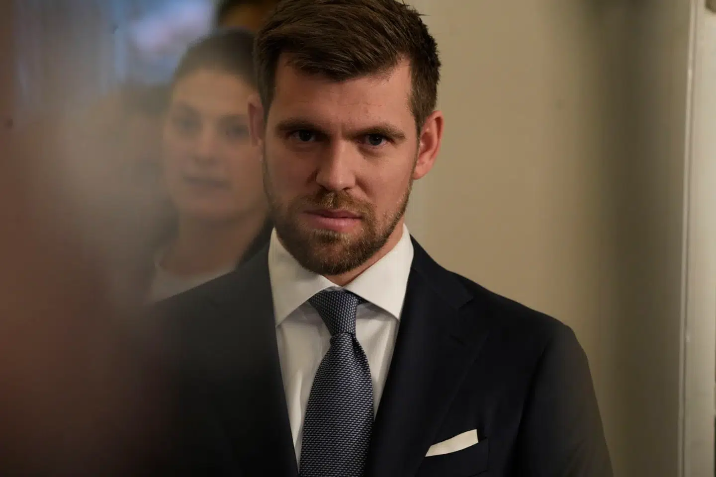 Kirkeminister Morten Dahlin (V) er endt med at være centrum i en svær sag om, hvordan vi mindes de mennesker, der gav deres liv i kampen mod nazismen.