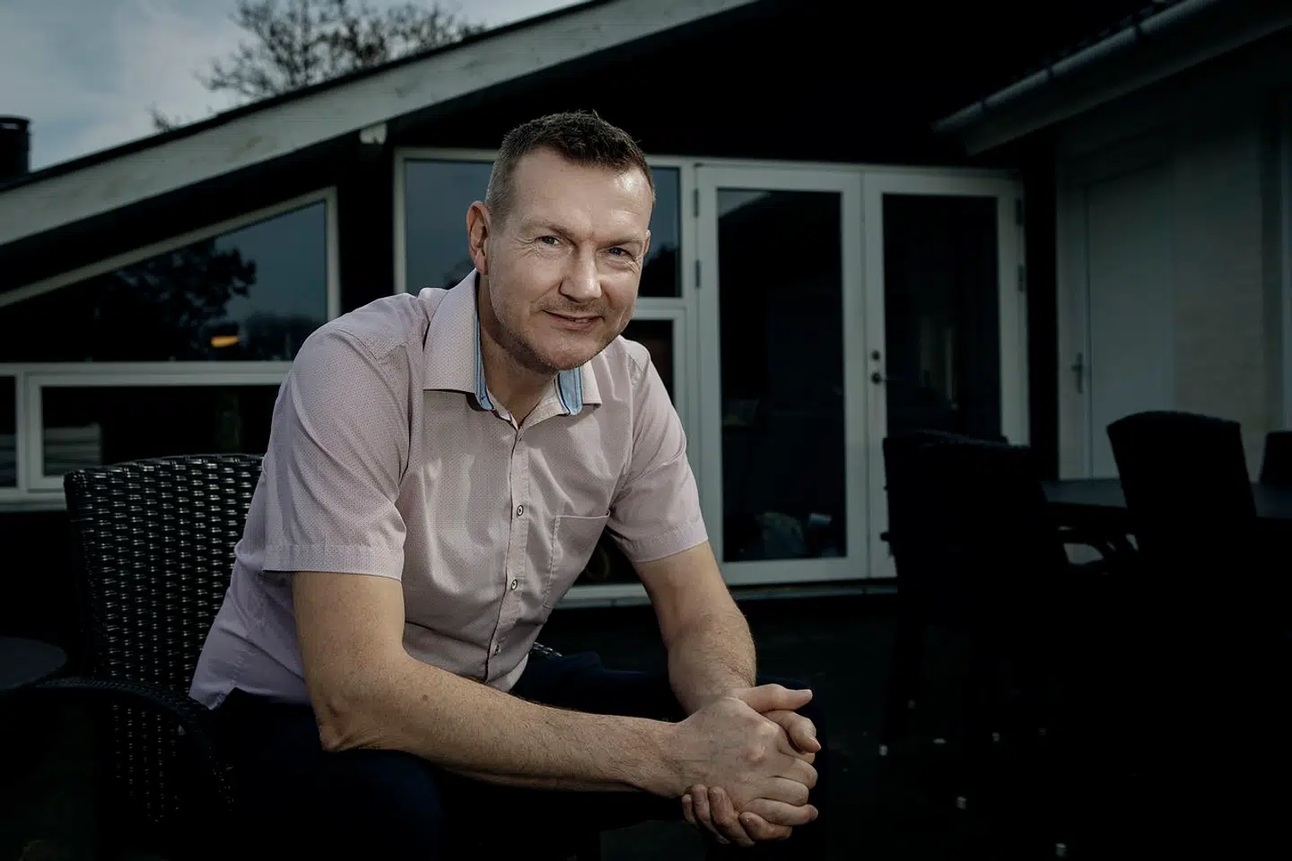 46-årige Thorbjørn Lauridsen er tømrer og har sammen med sin hustru renoveret parrets sommerhus i Vejers, der i dag er en rigtig god forretning.