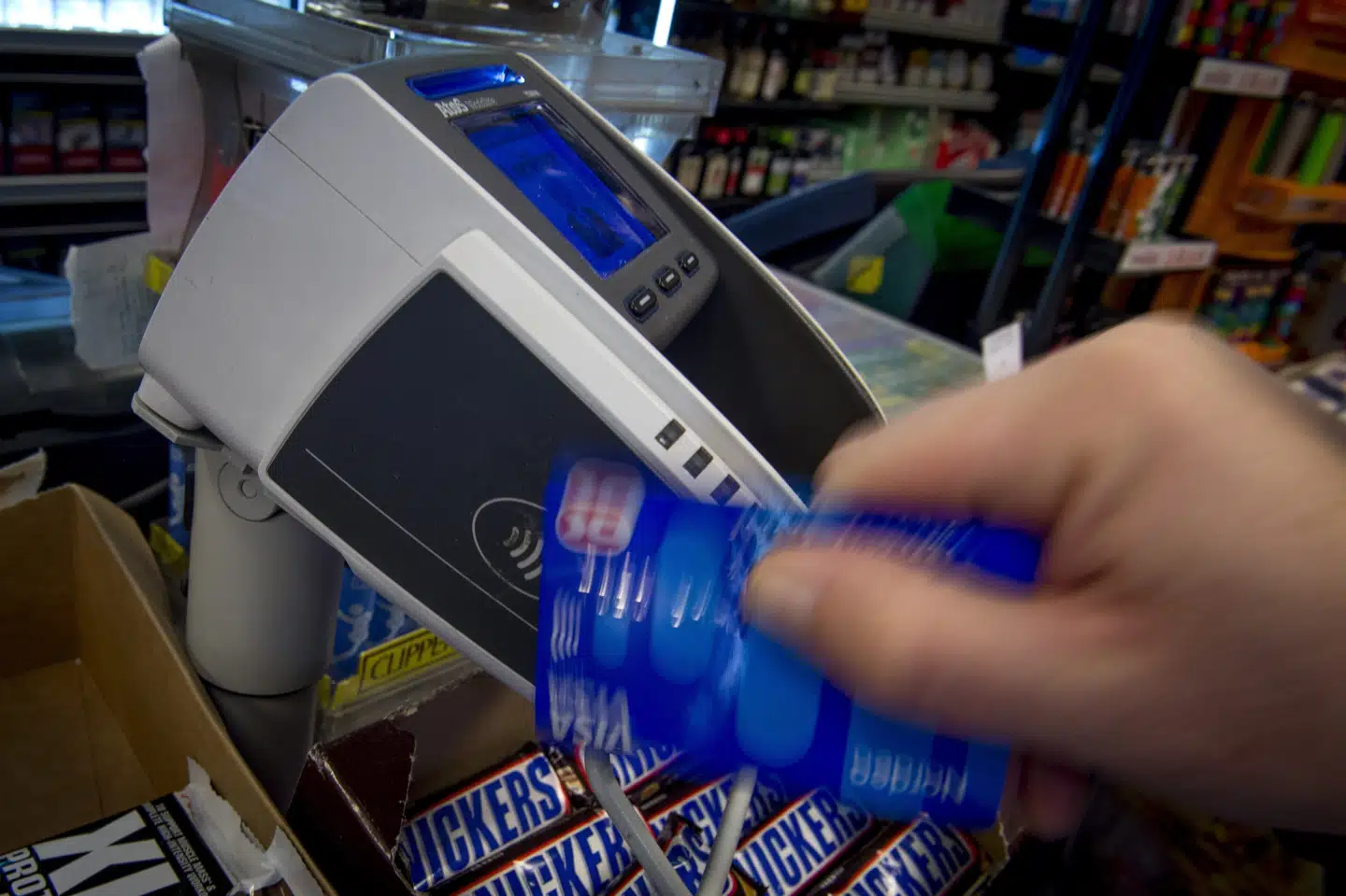 Antallet af transaktioner med dankort er faldt med 27 procent sidste år. Det viser tal fra Nationalbanken. (Arkivfoto).