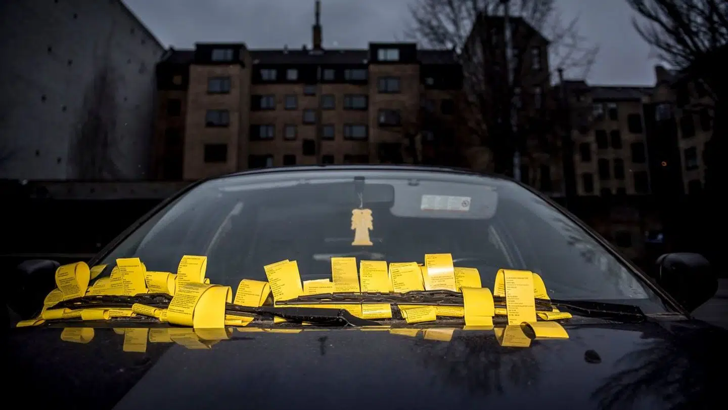 Arkivfoto. Hvis man ikke er opmærksom som bilist, kan man snart ende med at få en uheldig parkeringsoverraskelse. Derfor kommer parkeringsselskabet Q-park nu med en advarsel til bilisterne.