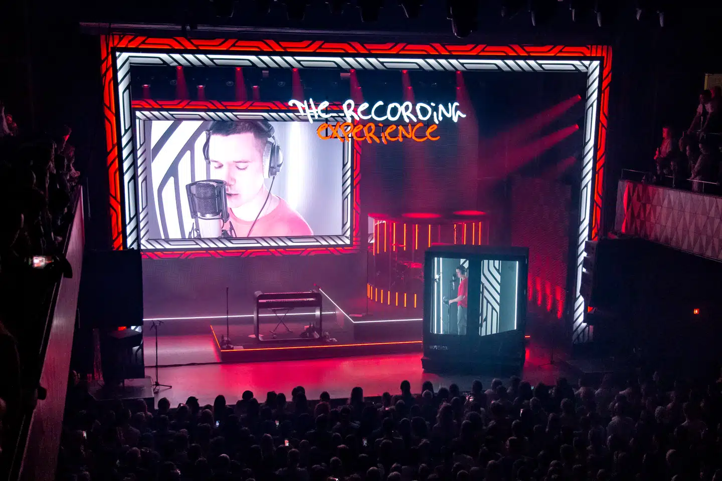 Mandag aften havde Lukas Graham premiere på »The Recording Experience«, som verdensstjernen selv kalder for et »psykopatkoncept«.