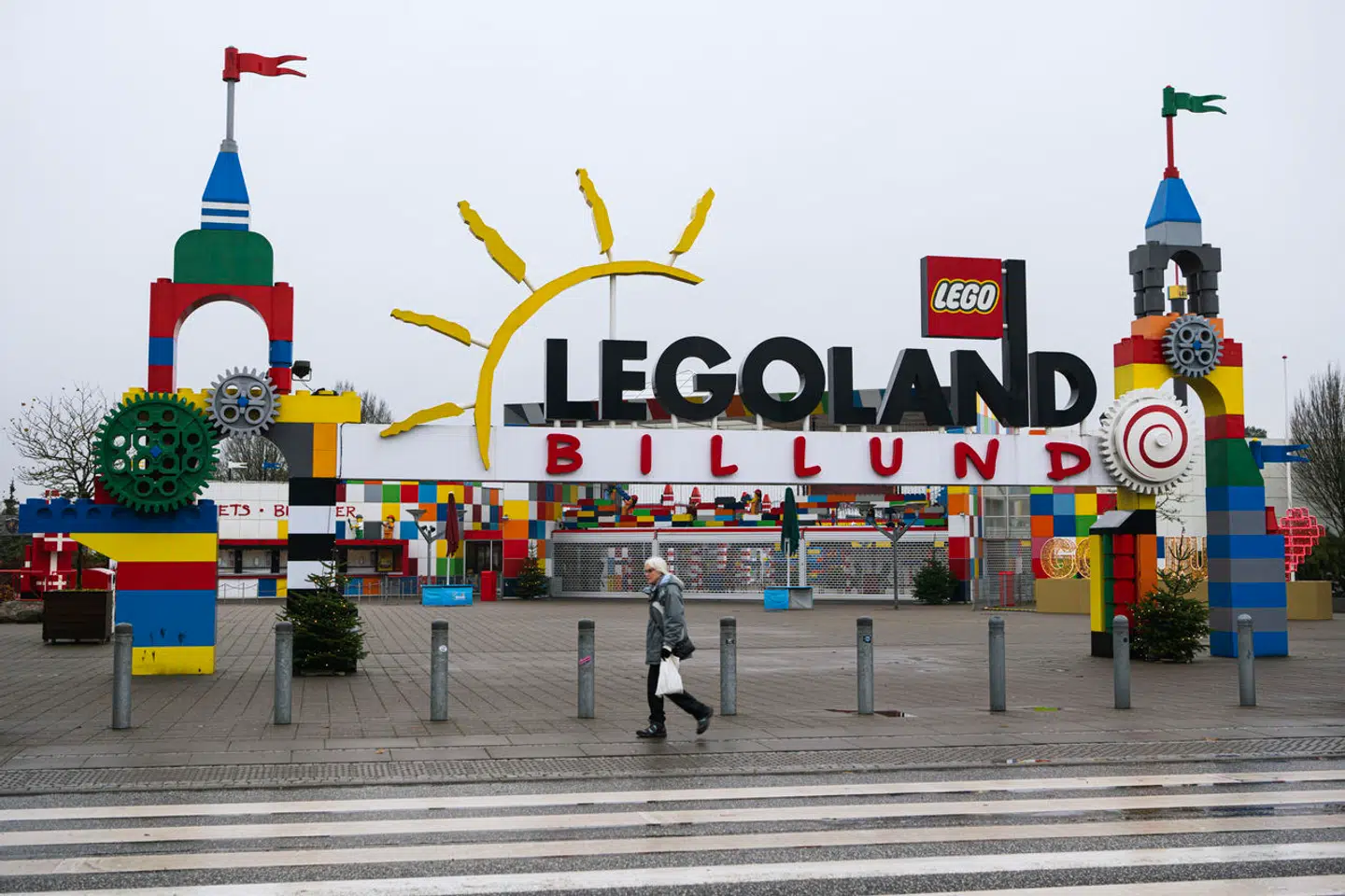 De dynamiske priser betyder, at Legoland har mulighed for at ændre de online priser time for time, hvis der mod forventning alligevel ikke er mange gæster en solrig dag i juli måned. Det samme gælder den anden vej rundt.