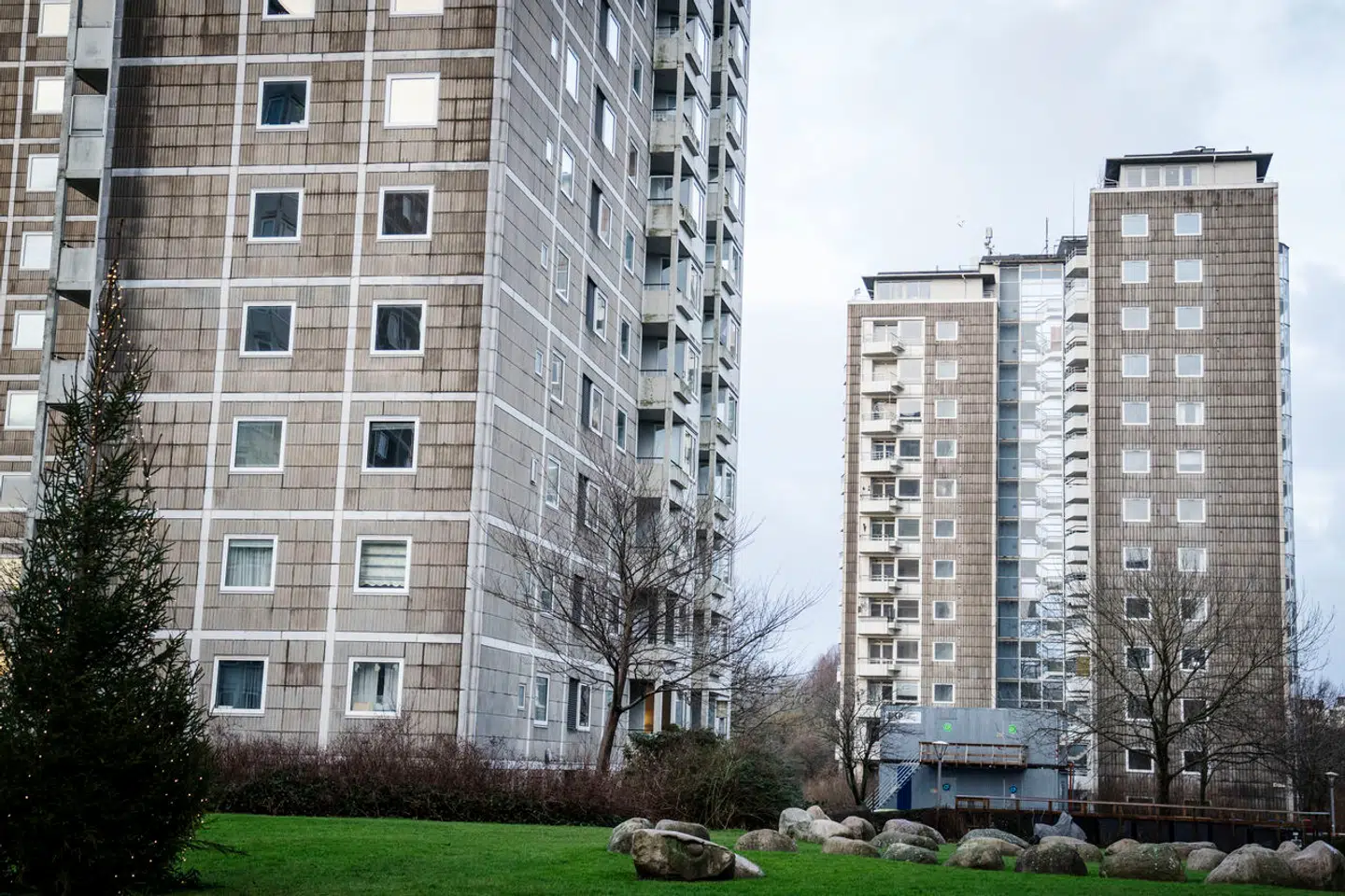 Beboerne i Bellahøjhusene er flere gange blevet evakueret under storme, da højhusene er i fare for sammenstyrtning.