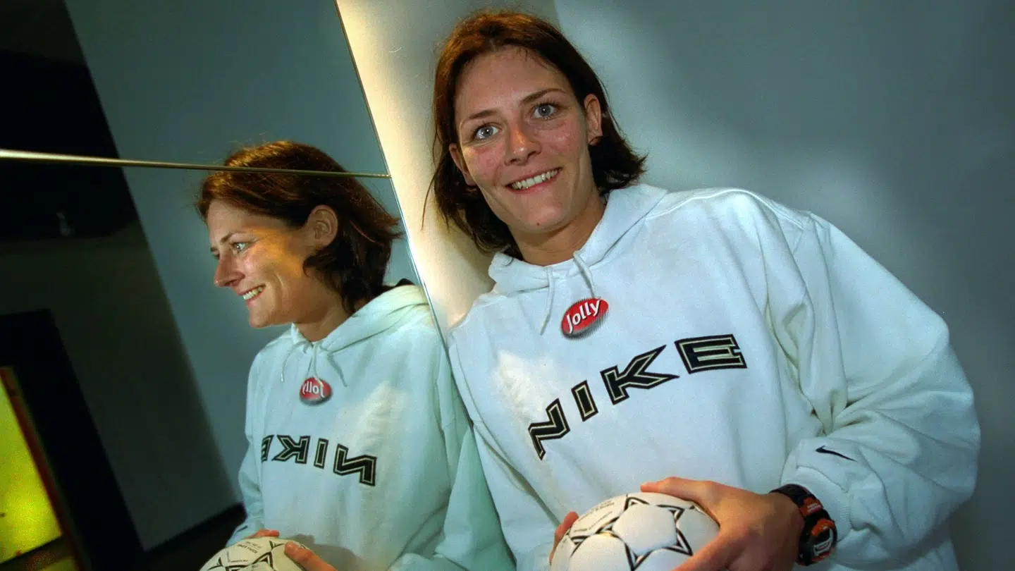 Håndboldspiller Tina Bøttzau i sine aktive dage på landsholdet. Nu gør hun comeback.