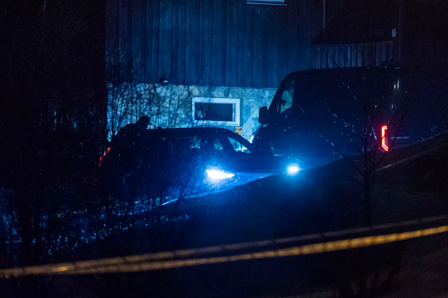 Lørdag rykkede politiet ud til huset i Torpo, hvor en familie på fire blev fundet døde.