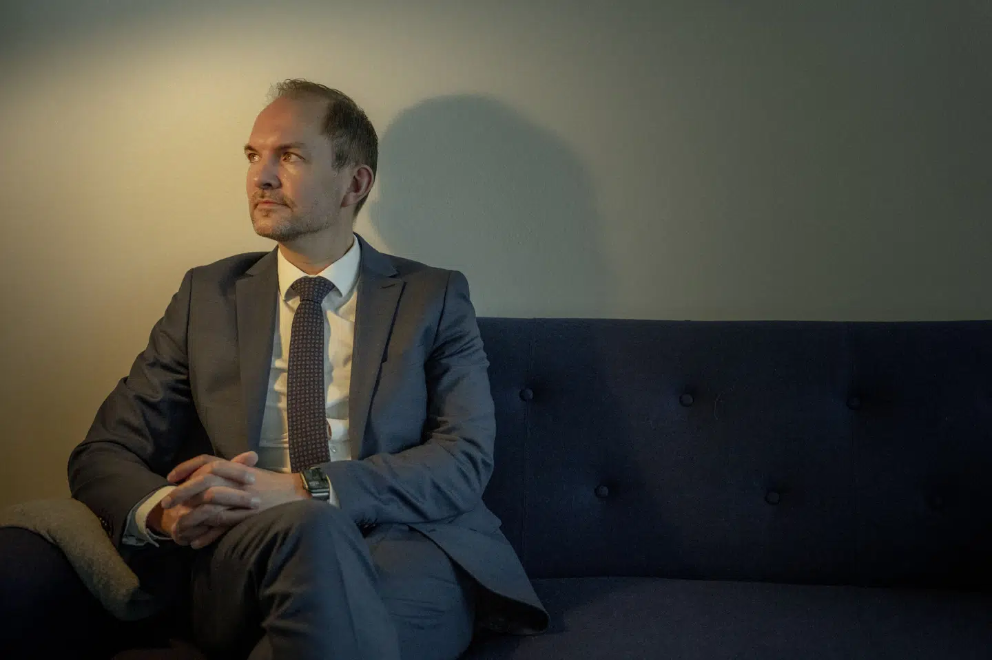 Skatteminister Jeppe Bruus (S) har drøftet sagen med forligspartierne bag ejendomsvurderingerne 14. marts. (Arkivfoto).