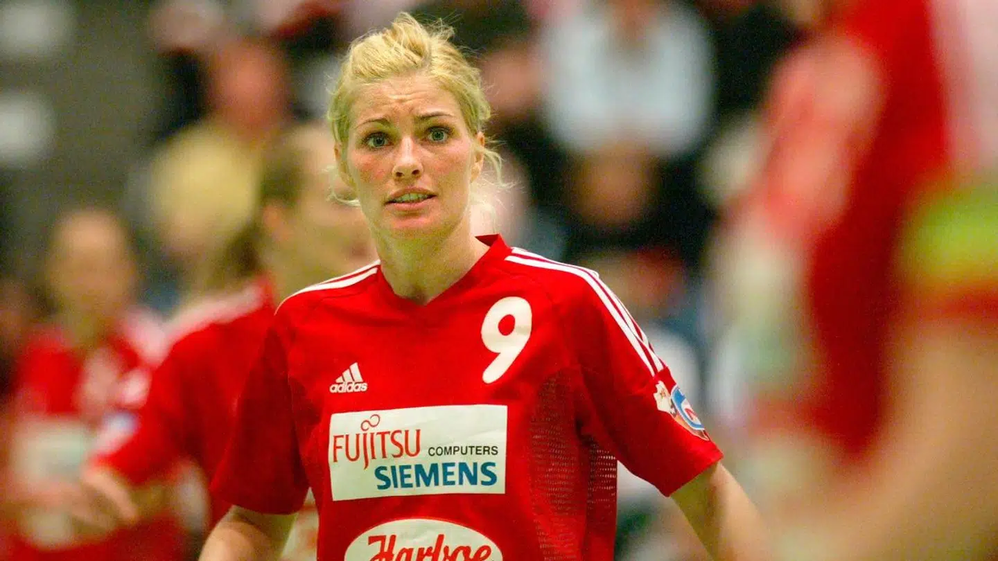 Mia Hundvin var forbi flere danske klubber heriblandt FIF, Slagelse DT og Aalborg DH.