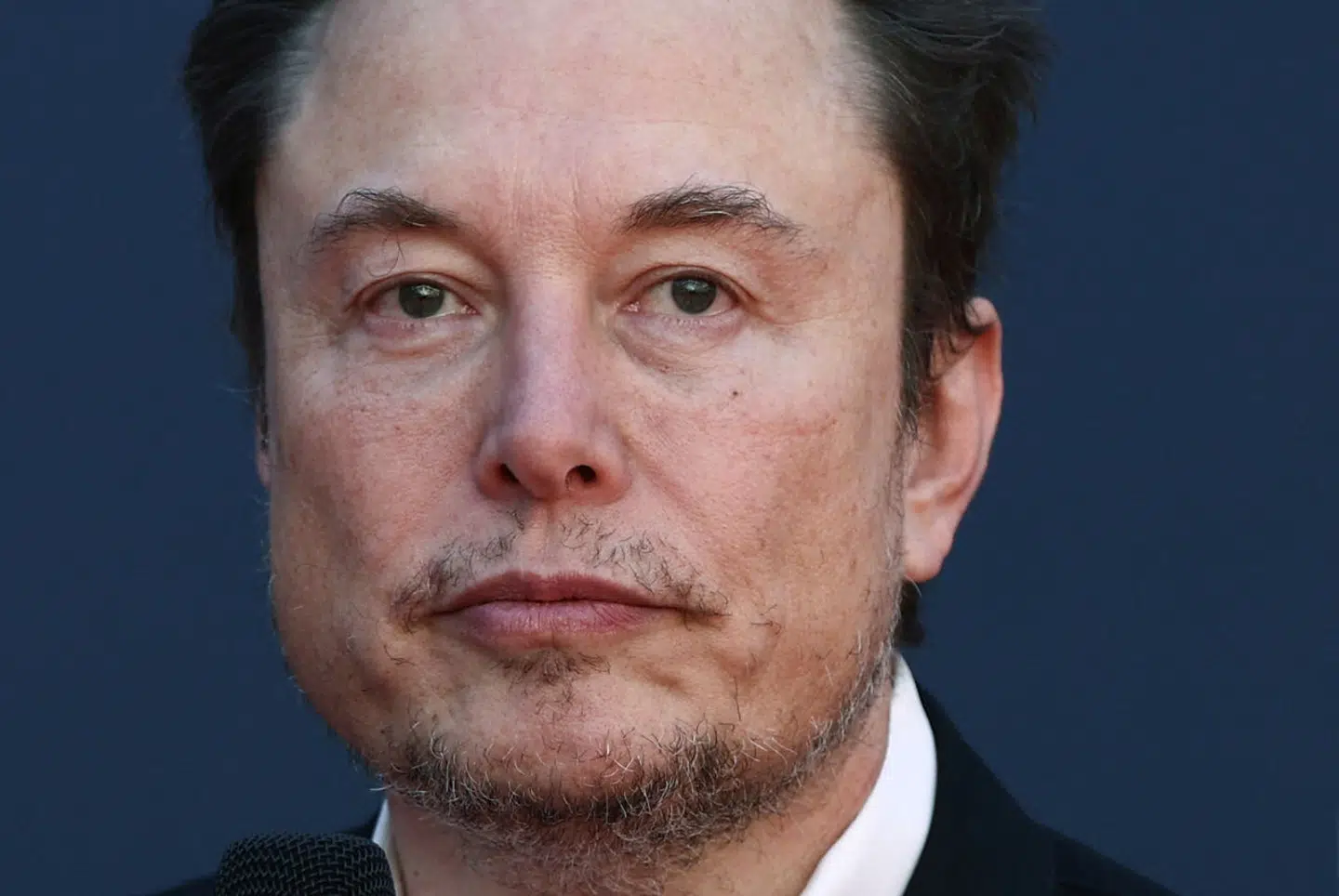 Han er Mr. Tesla. Og Tesla er Mr. Musk. Derfor er virksomhedens nedtur også hans nedtur, og der er en klar sammenhæng, siger kritikere.