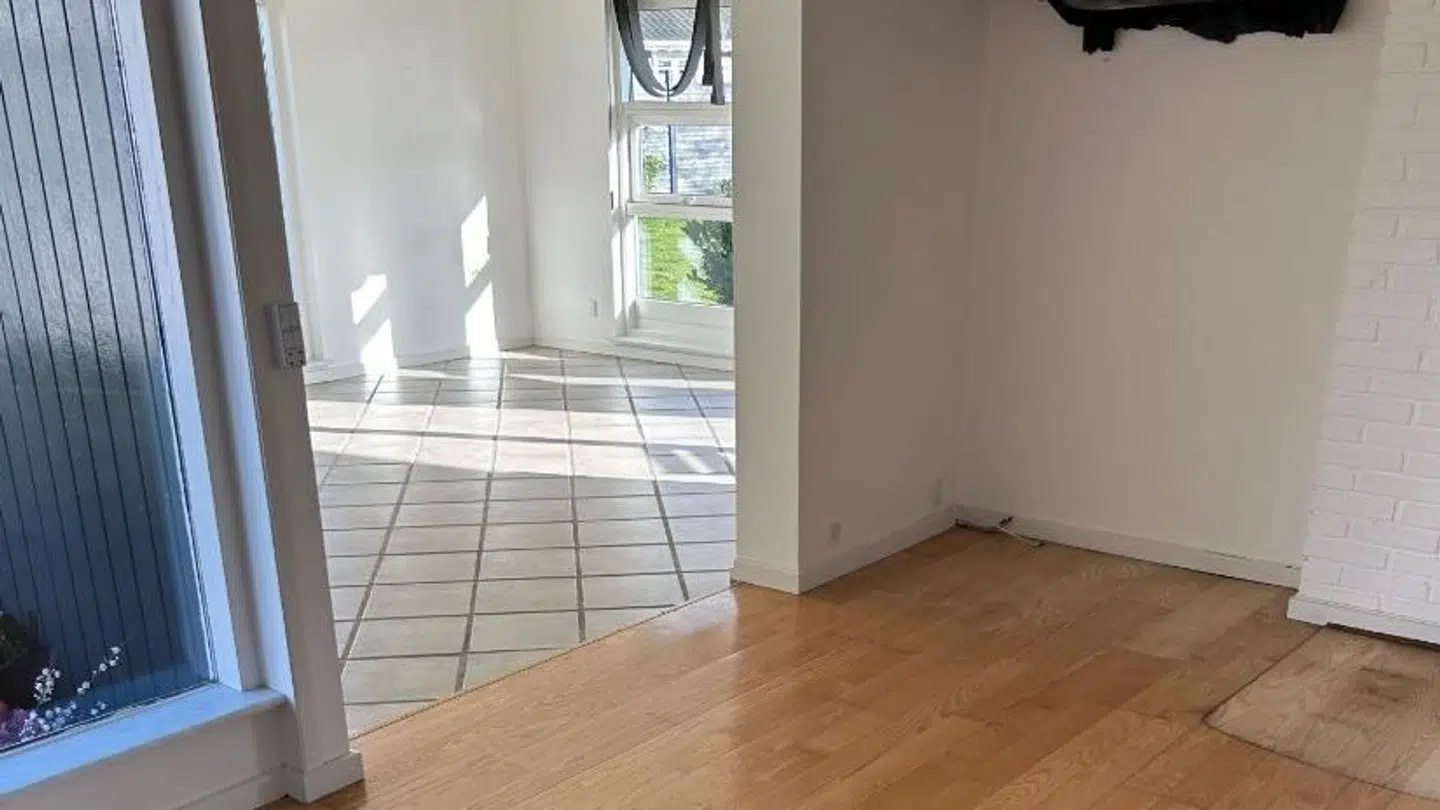 Der var hverken senge eller andre møbler, da Helle Bristorn åbnede døren til et sommerhus.