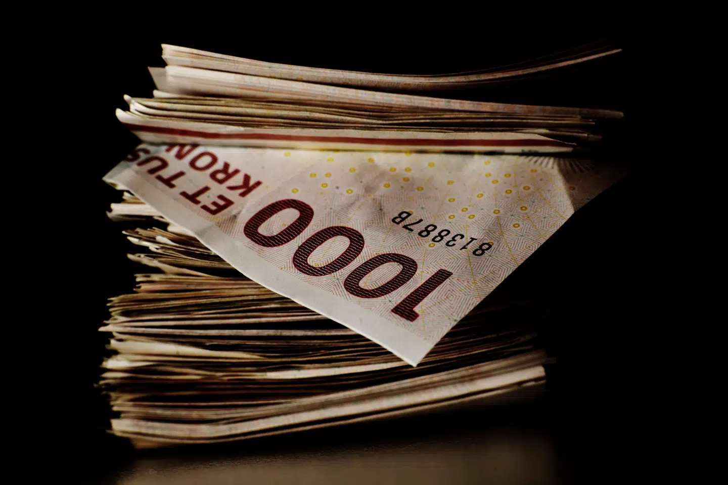 I november sidste år meddelte Nationalbanken, at 1000-kronesedlen skal afskaffes. Samtidig bliver alle andre pengesedler fra før 2009 også ugyldige. (Arkiv).